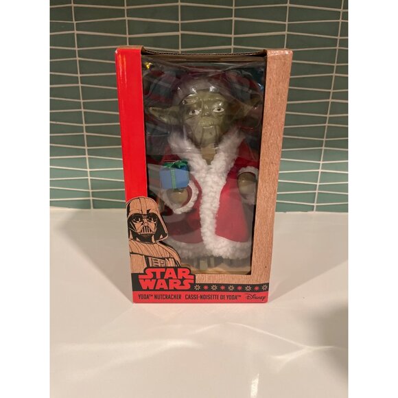 Star Wars Yoda Nutcracker NWT - Picture 2 of 8